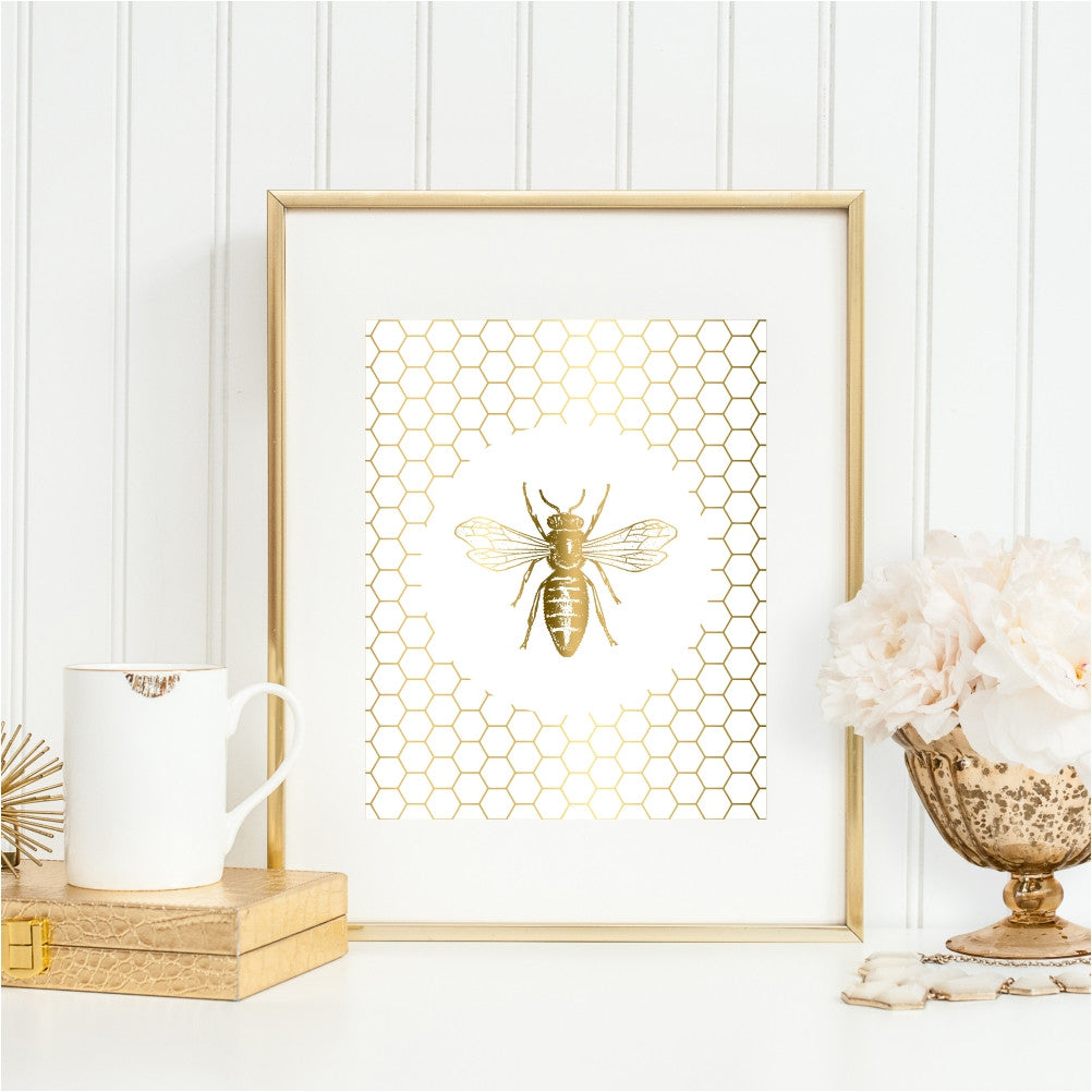 https://picturalitydesigns.com/cdn/shop/products/Bee-Honeycomb-Wall-Art_1024x1024.jpg?v=1497212709